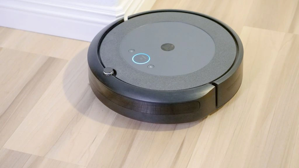 Microsite still from a Dyson cordless launch
